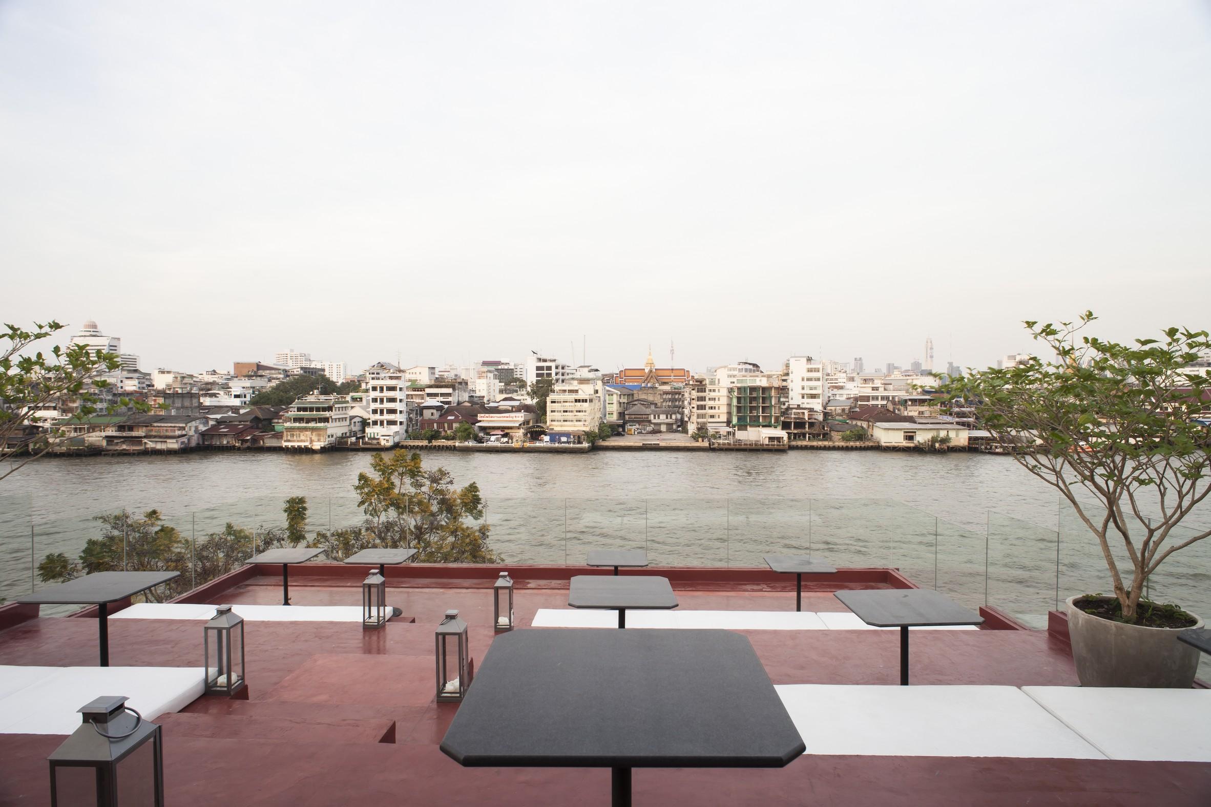 Amdaeng Bangkok Riverside Hotel Exterior photo